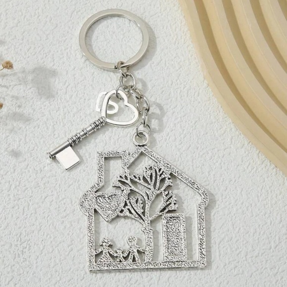 Hollow Out Home House Charm Keychain Silver Plated HeartDoor  Key Couple Gift - Picture 3 of 5
